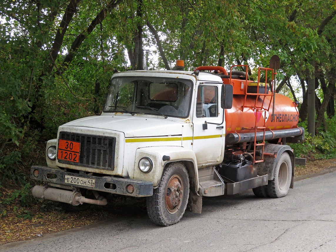 Кировская область, № Е 200 ОН 43 — ГАЗ-3309