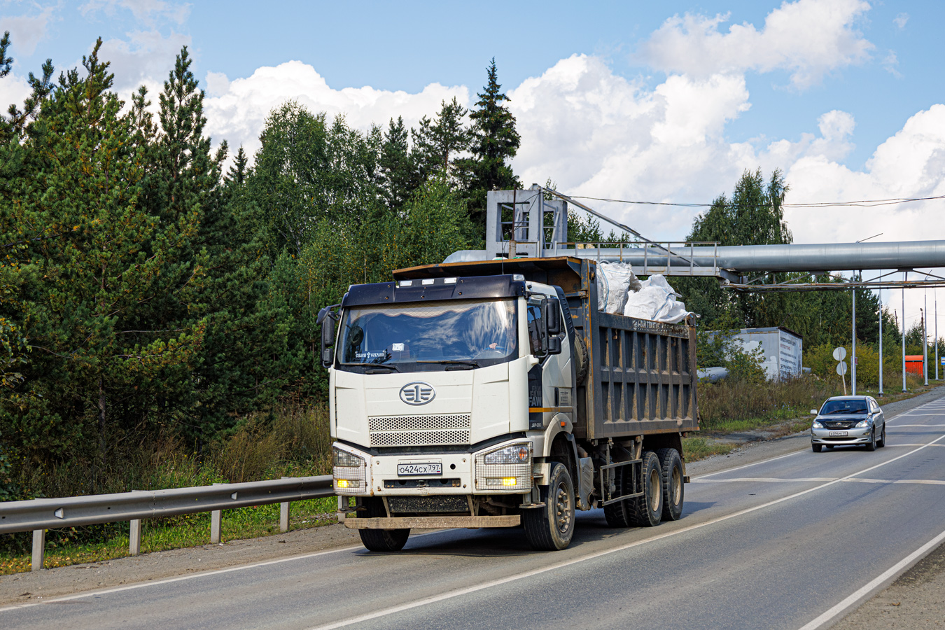 Москва, № О 424 СХ 797 — FAW J6 CA3250