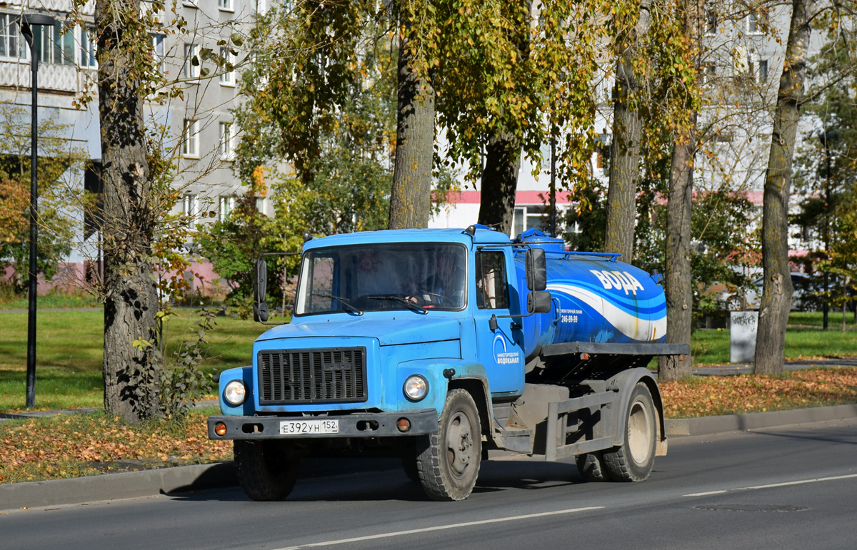 Нижегородская область, № Е 392 УН 152 — ГАЗ-3309