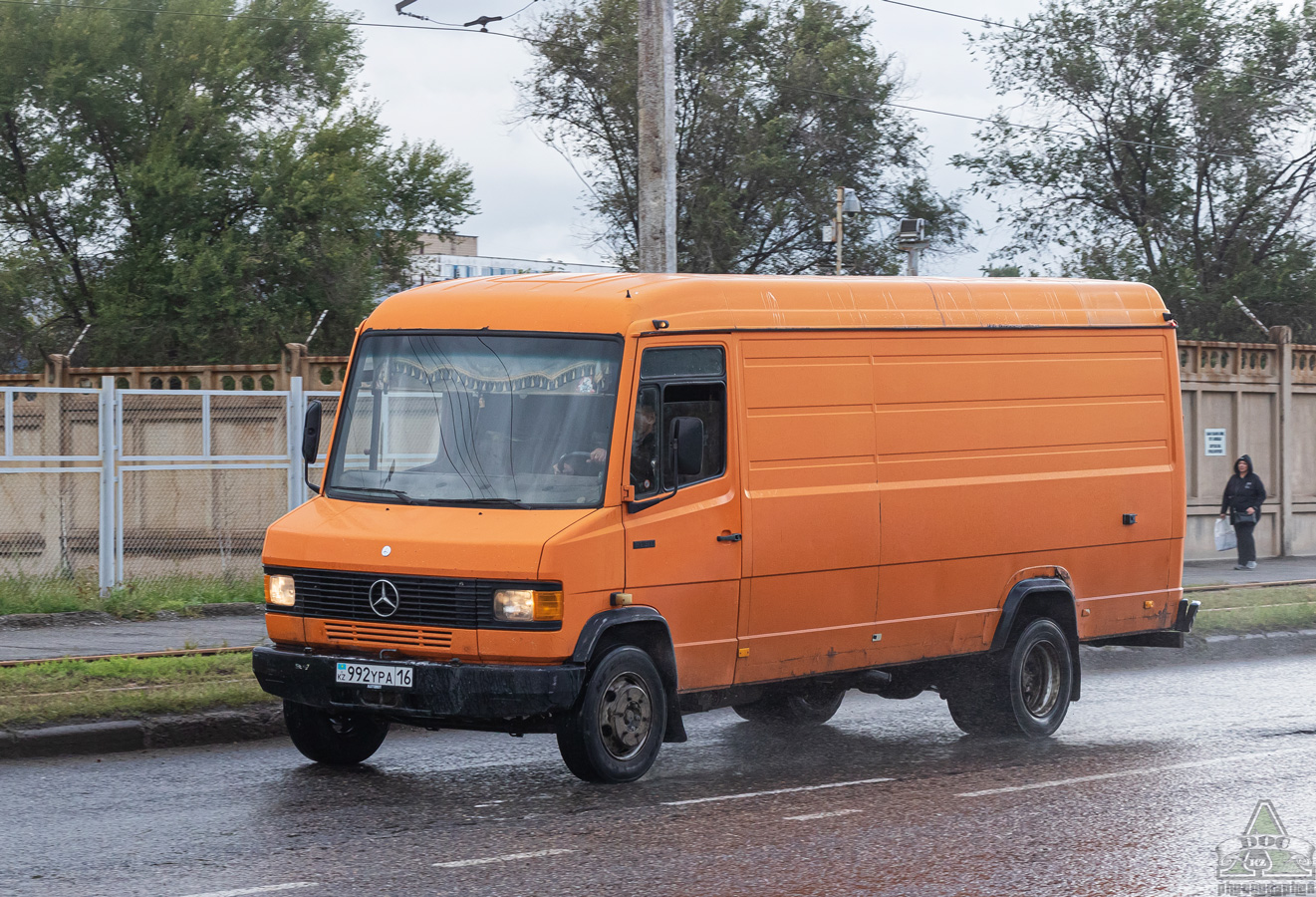 Восточно-Казахстанская область, № 992 YPA 16 — Mercedes-Benz T2 ('1986) 609