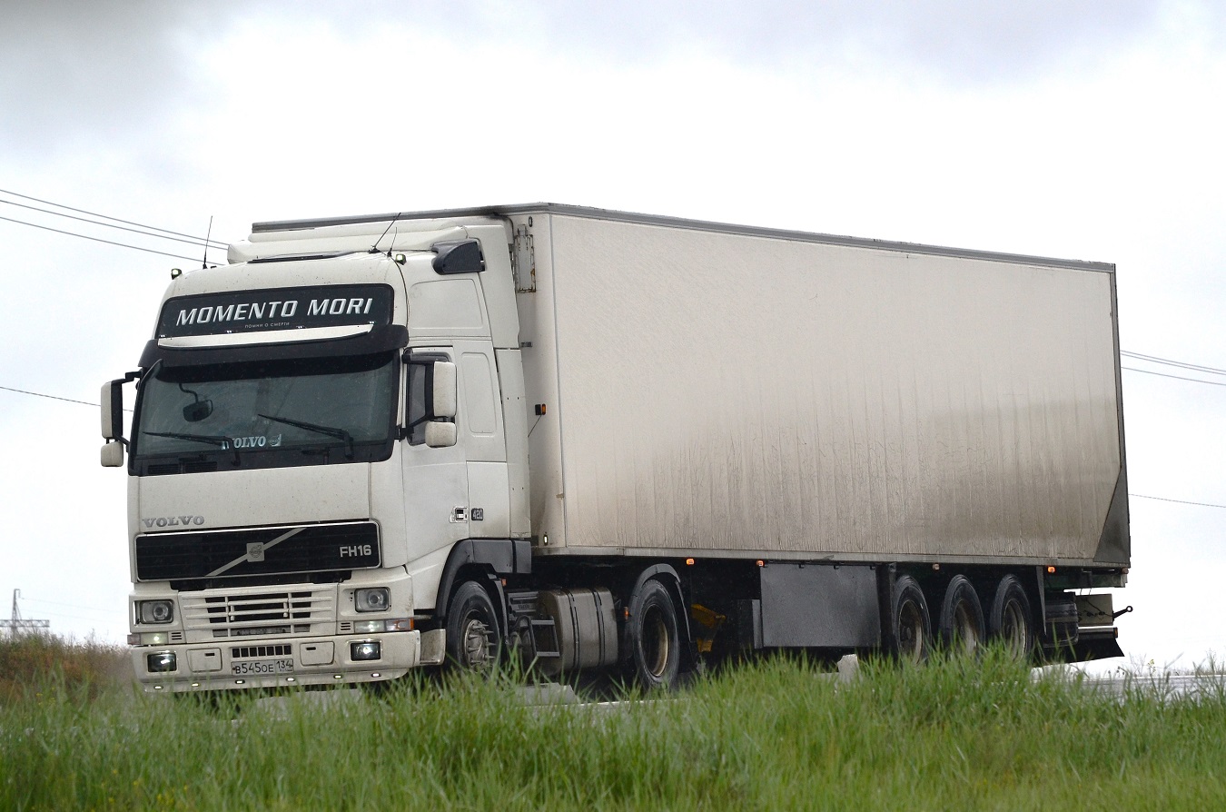 Волгоградская область, № В 545 ОЕ 134 — Volvo ('1993) FH12.420