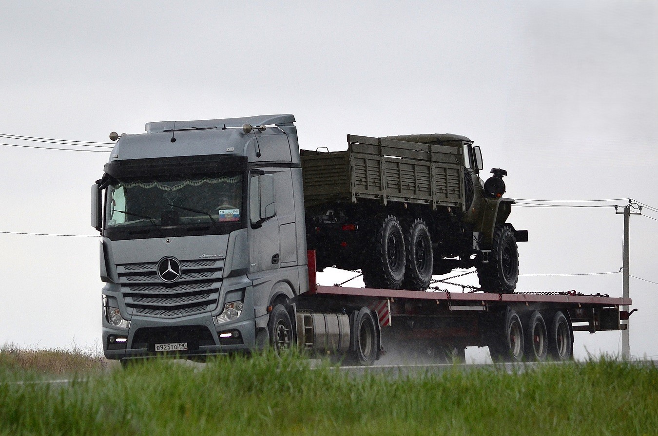 Челябинская область, № В 925 ТО 790 — Mercedes-Benz Actros ('2018); Челябинская область — Новые автомобили АО "УралАЗ"