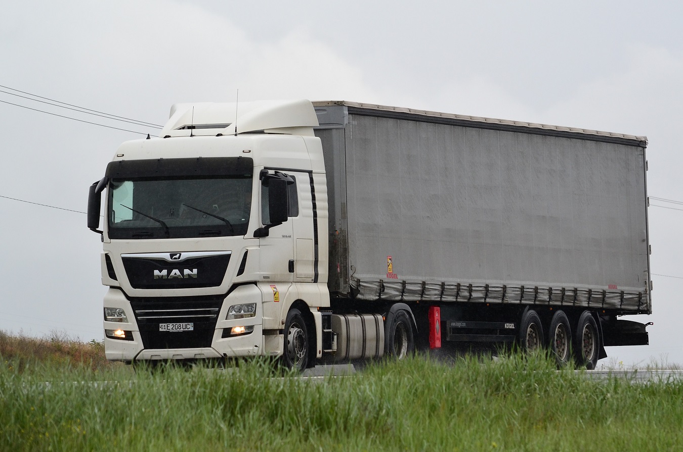 Узбекистан, № 01 E 208 UC — MAN TGX ('2012) 18.480