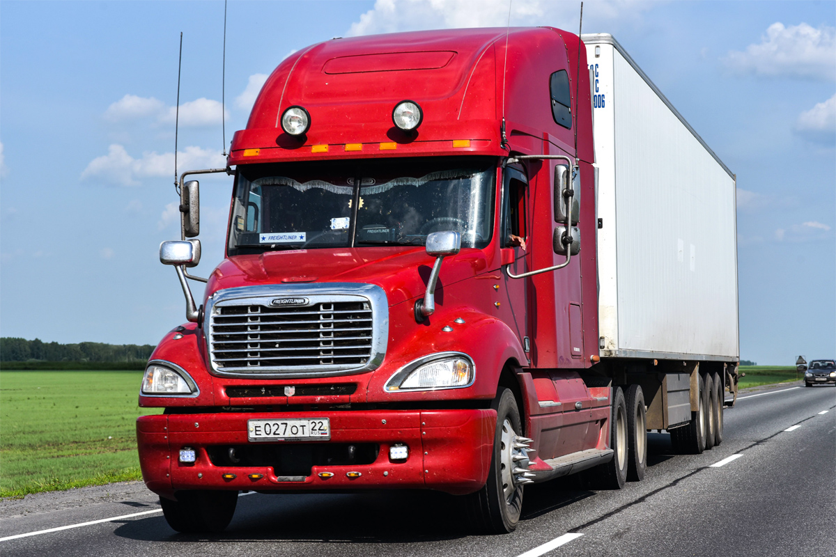 Алтайский край, № Е 027 ОТ 22 — Freightliner Columbia
