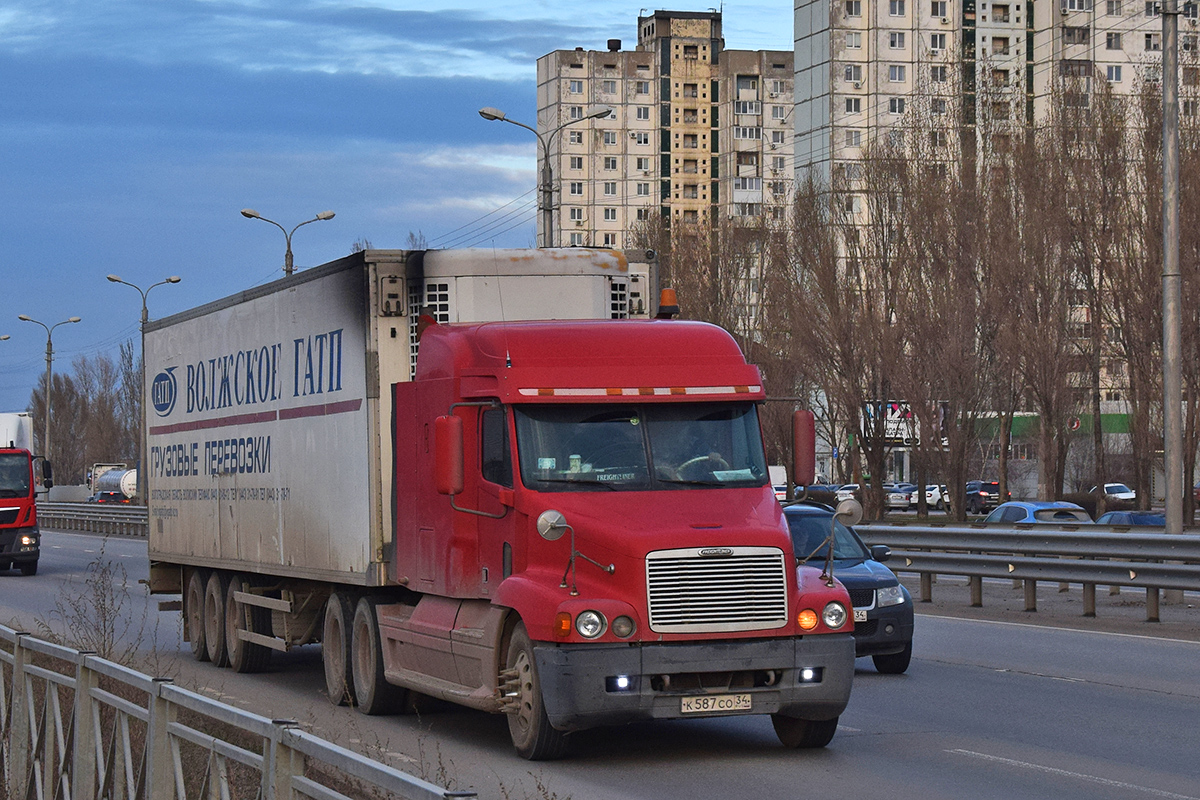 Волгоградская область, № К 587 СО 34 — Freightliner Century Class