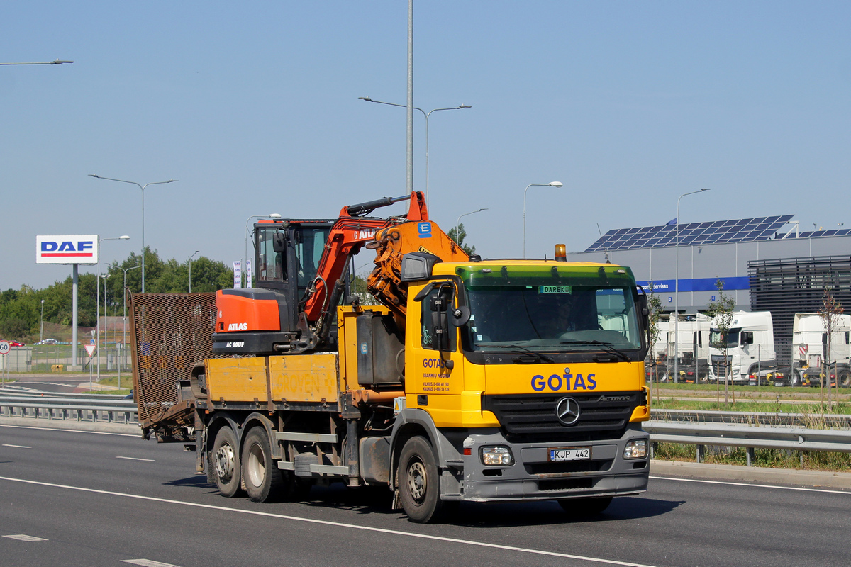Литва, № KJP 442 — Mercedes-Benz Actros ('2003); Литва — Спецтехника с нечитаемыми на фото номерами