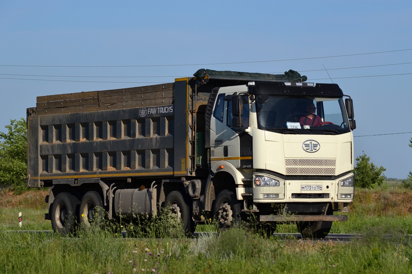 Волгоградская область, № М 173 ТО 134 — FAW J6 CA3310