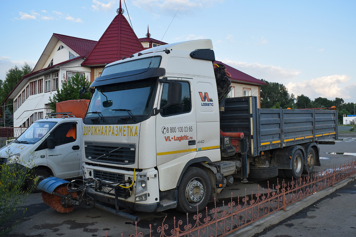 Свердловская область, № Н 252 МК 196 — Volvo ('2008) FH.440