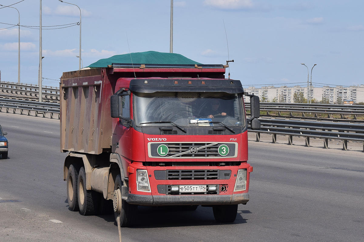 Волгоградская область, № В 505 ТТ 134 — Volvo ('2002) FM12.400