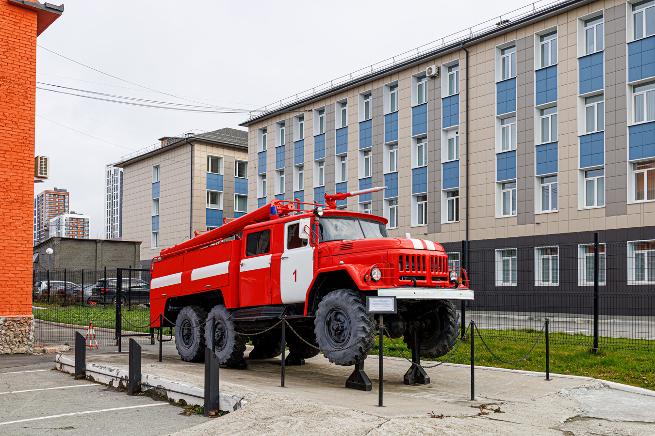Свердловская область, № (66) Б/Н 0199 — ЗИЛ-131А; Свердловская область — Автомобили на постаментах; Техника на постаментах, памятники (Свердловская область)