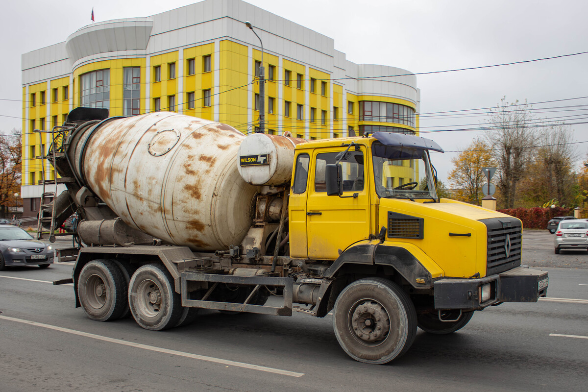 Тверская область, № Н 332 КХ 69 — Renault CBH/CLM/C (общая модель)