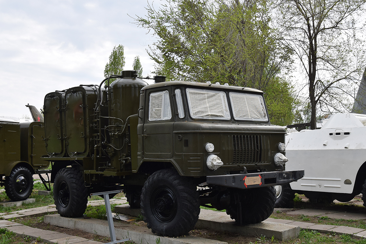 Саратовская область, № 06-83 СЭ — ГАЗ-66 (общая модель); Саратовская область — Автомобили на постаментах