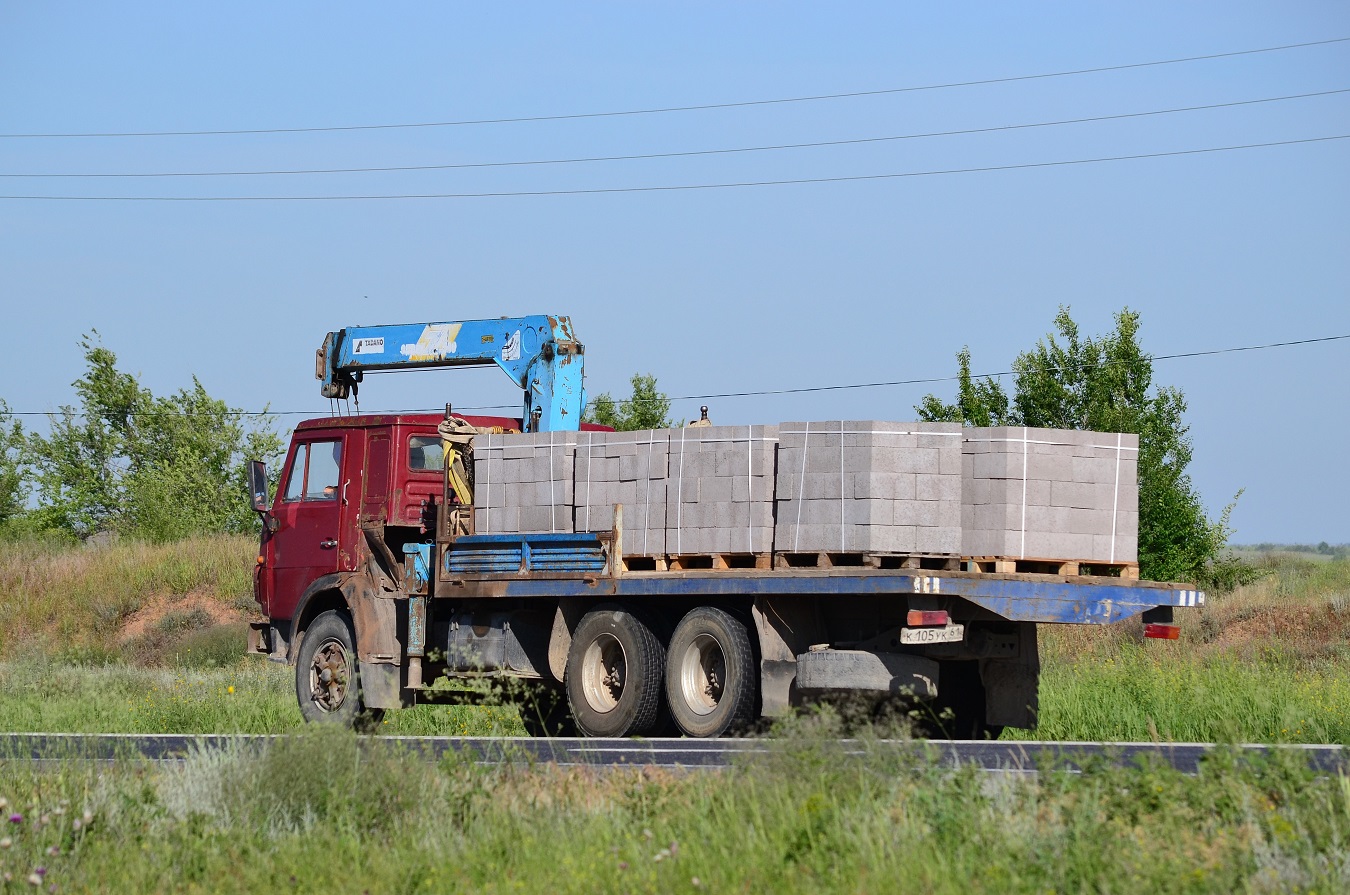 Волгоградская область, № К 105 УК 61 — КамАЗ-53212