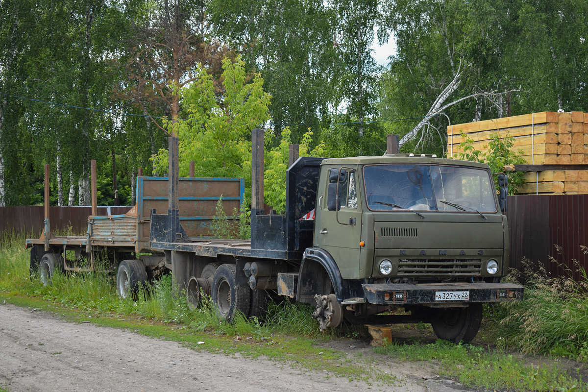 Алтайский край, № А 327 УХ 22 — КамАЗ-5320