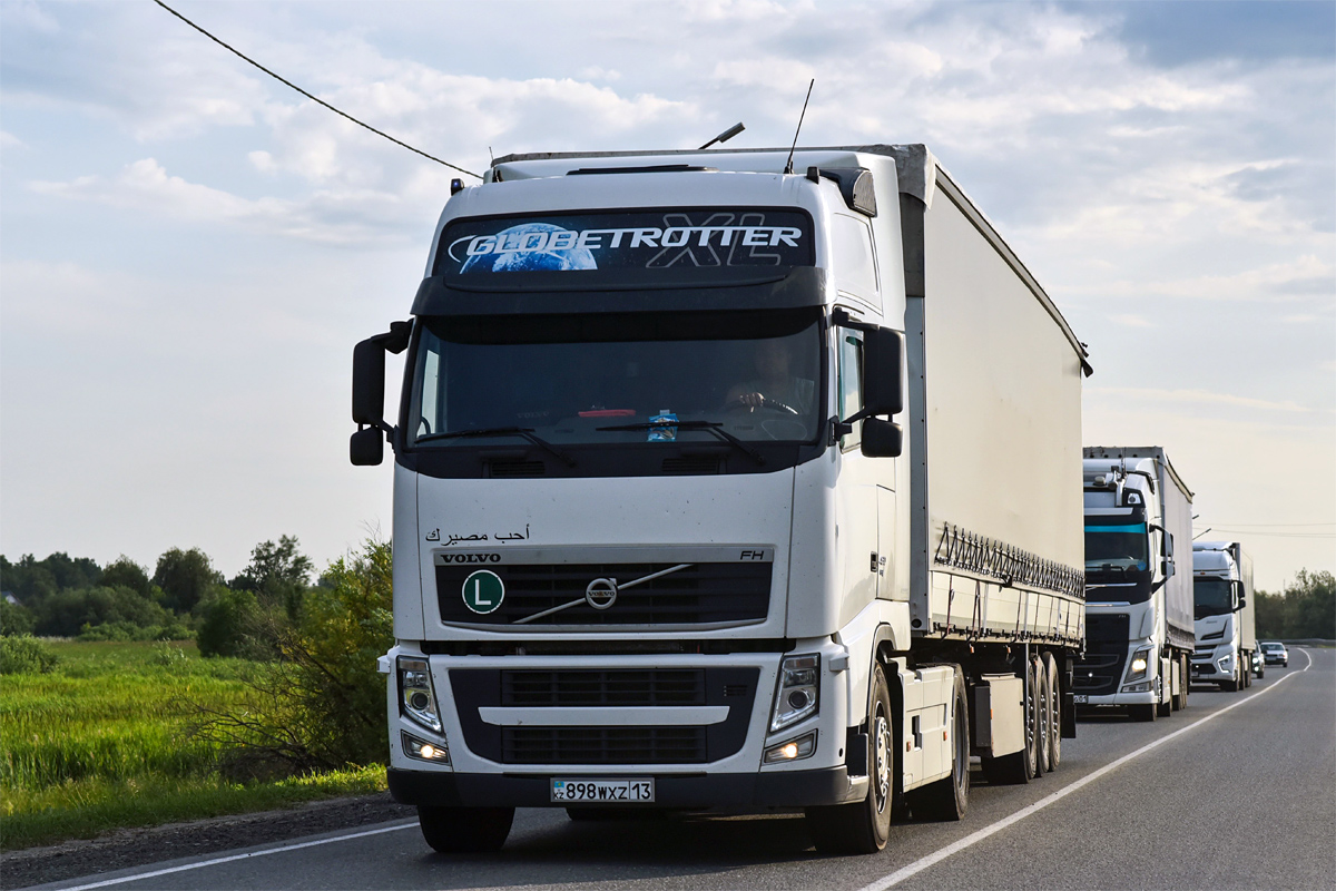 Туркестанская область, № 898 WXZ 13 — Volvo ('2008) FH.460