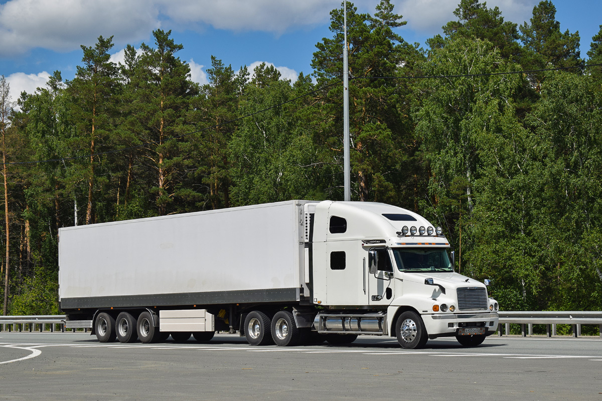 Алтайский край, № А 455 ОА 22 — Freightliner Century Class