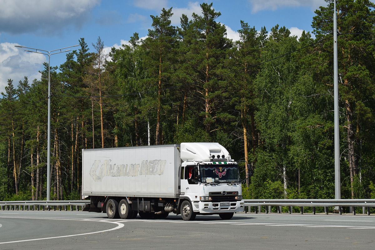 Алтайский край, № Р 546 АУ 138 — Hino Profia