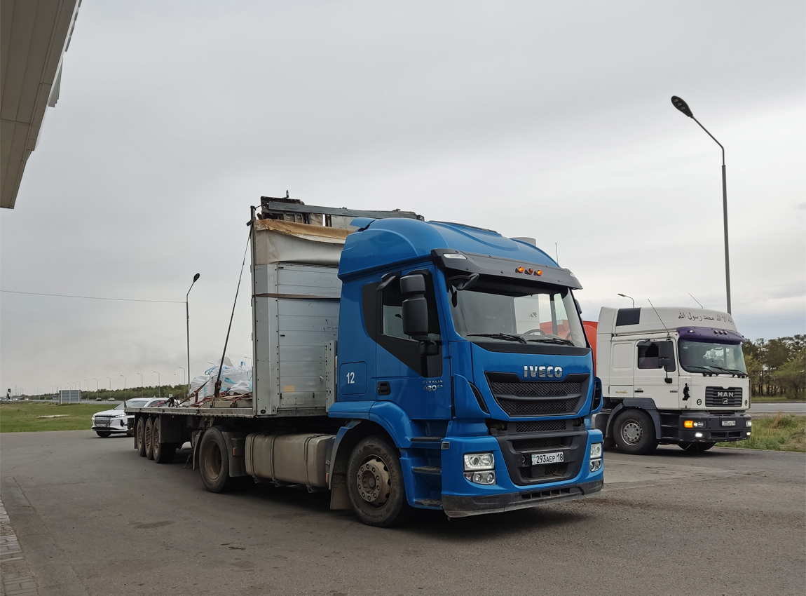 Абайская область, № 293 AEP 18 — IVECO Stralis ('2012) 420