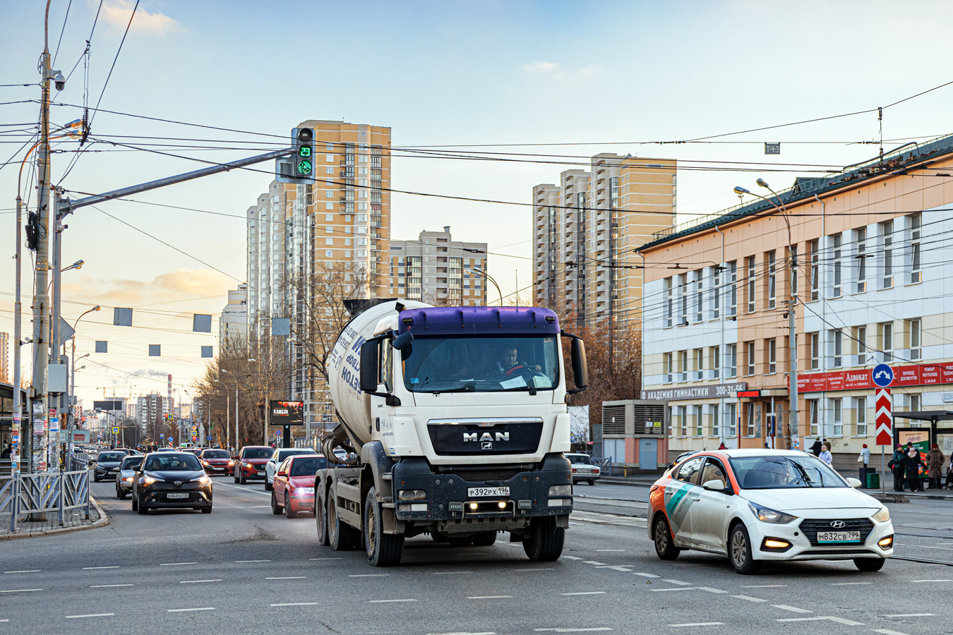 Свердловская область, № Р 392 РХ 196 — MAN TGS 33.440