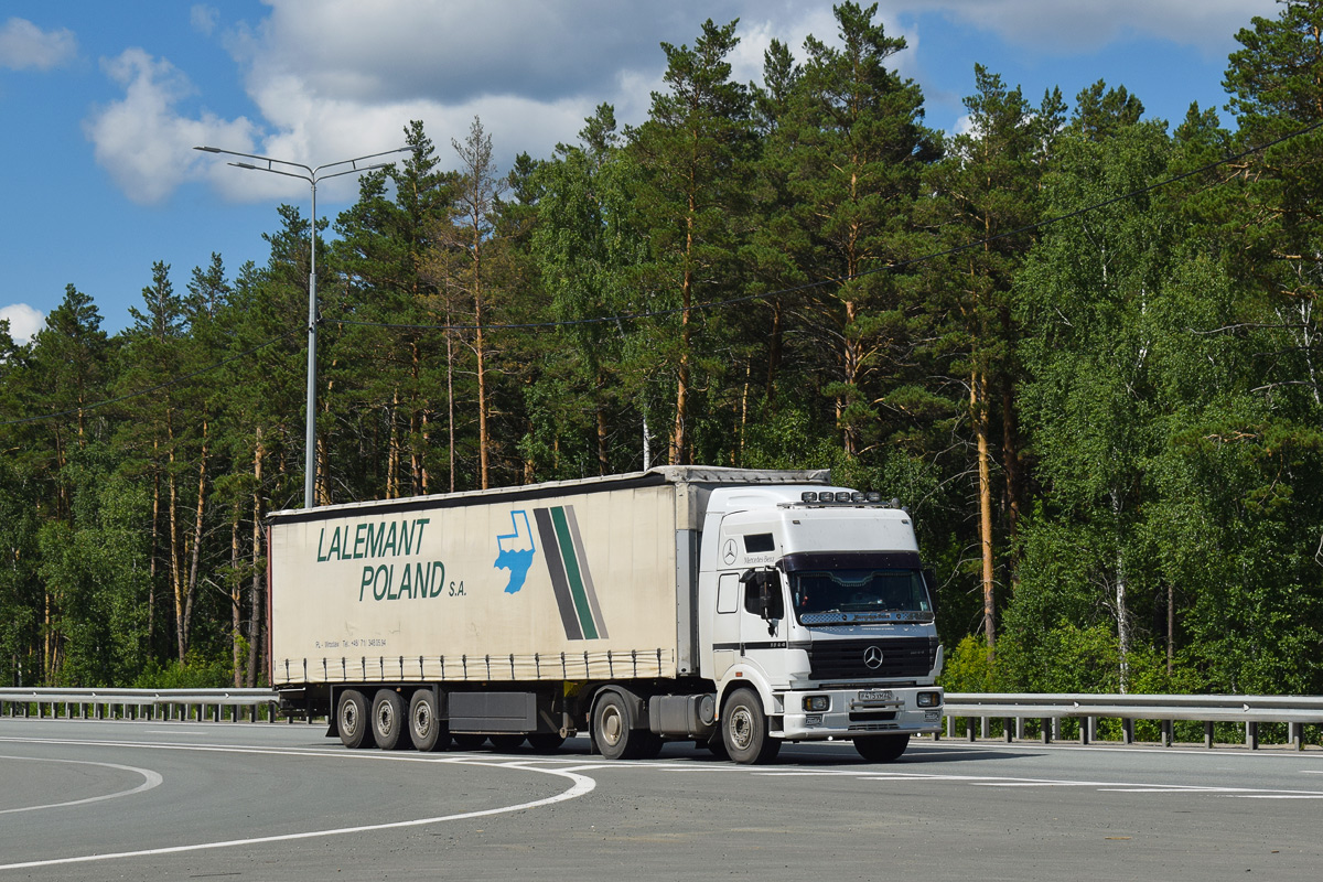 Алтайский край, № Р 475 ХМ 22 — Mercedes-Benz SK 1844