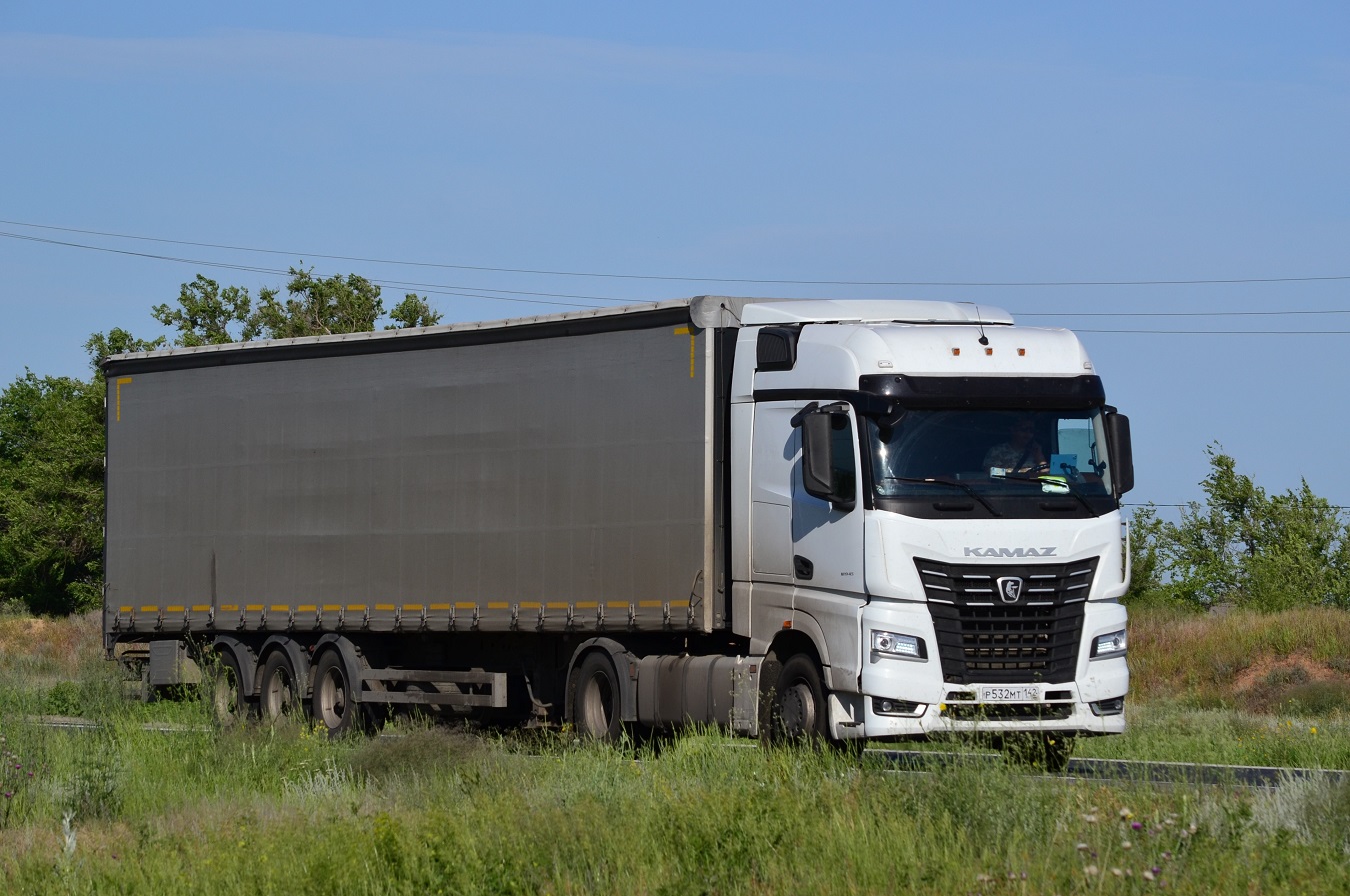 Кемеровская область, № Р 532 МТ 142 — КамАЗ-54901-94