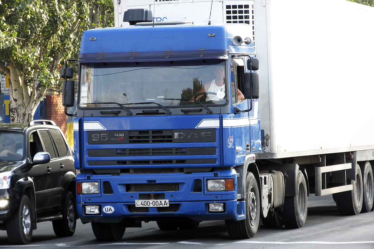Днепропетровская область, № 400-00 АА — DAF 95 FT