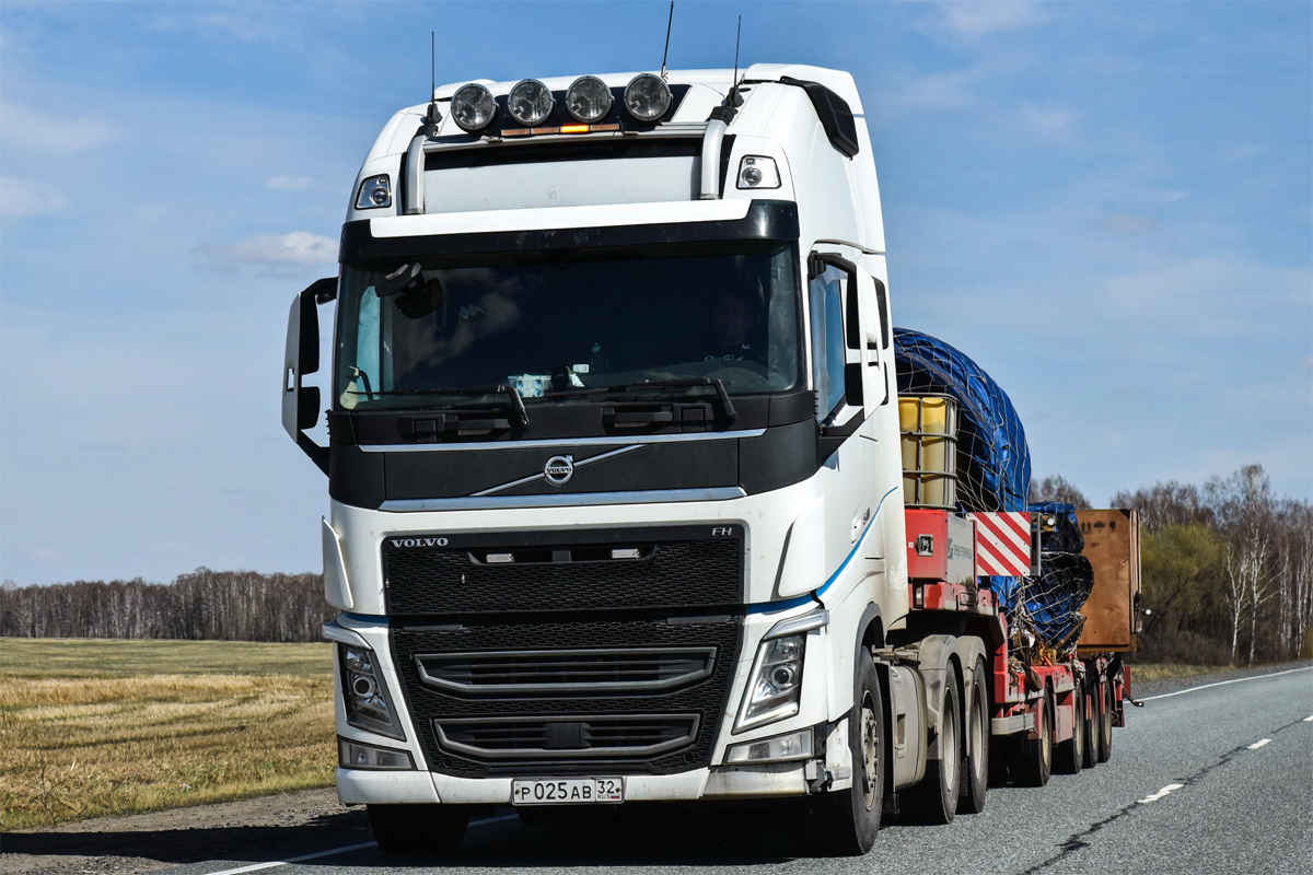 Брянская область, № Р 025 АВ 32 — Volvo ('2012) FH.540
