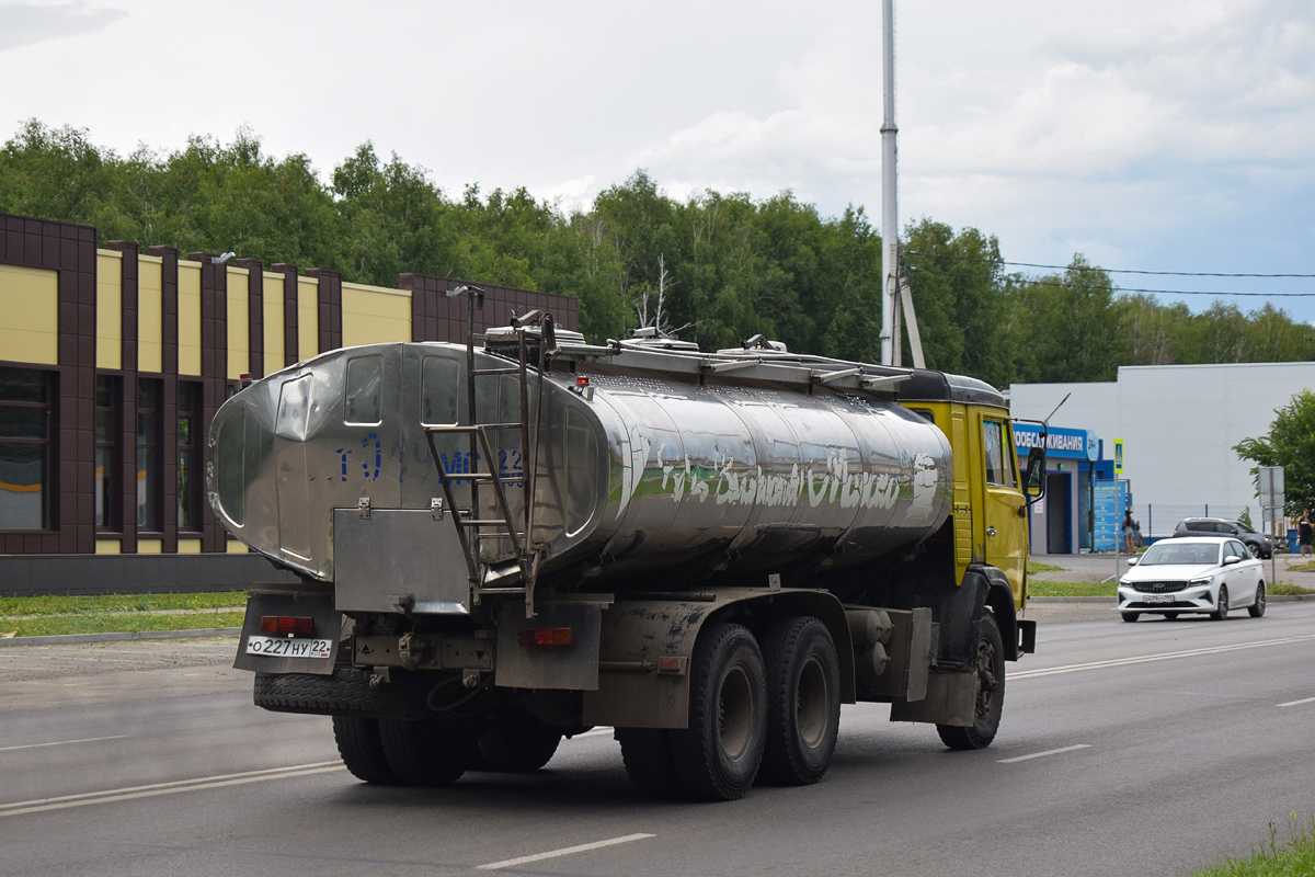 Алтайский край, № О 227 НУ 22 — КамАЗ-53212
