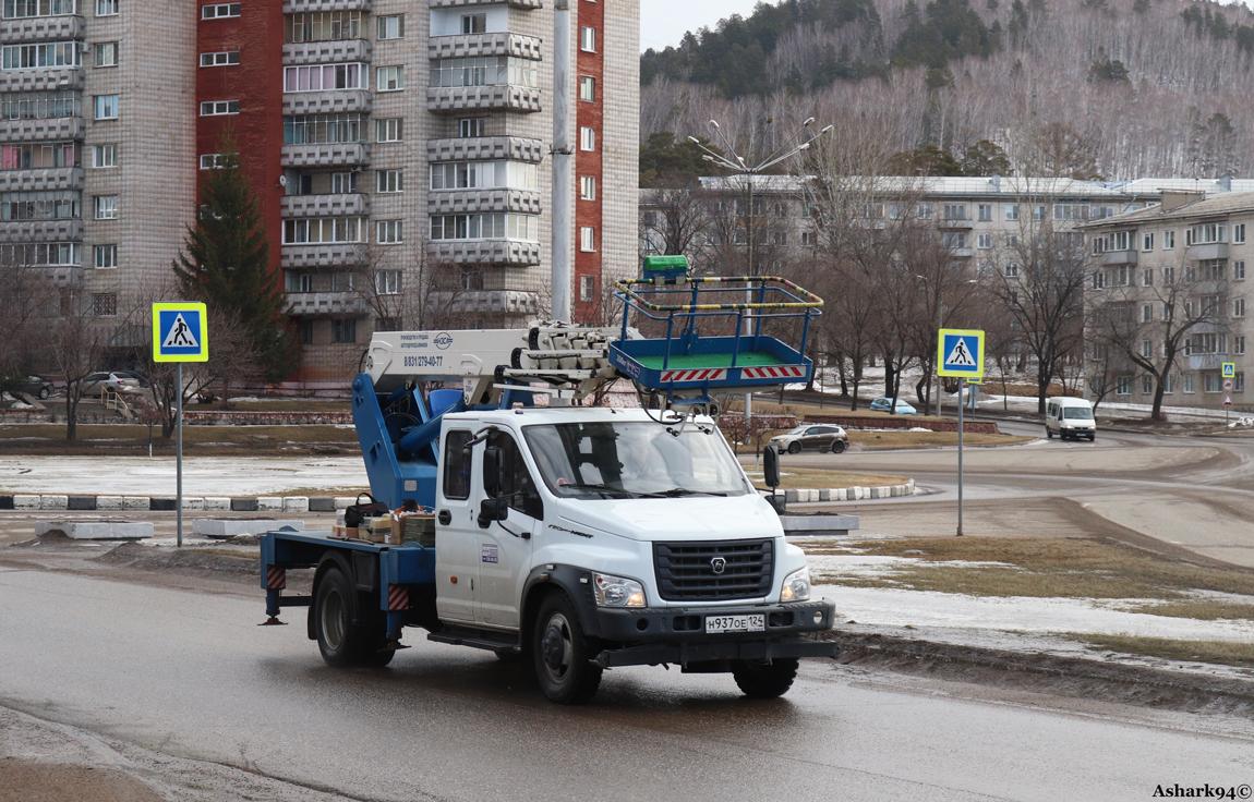Красноярский край, № Н 937 ОЕ 124 — ГАЗ-C42R33