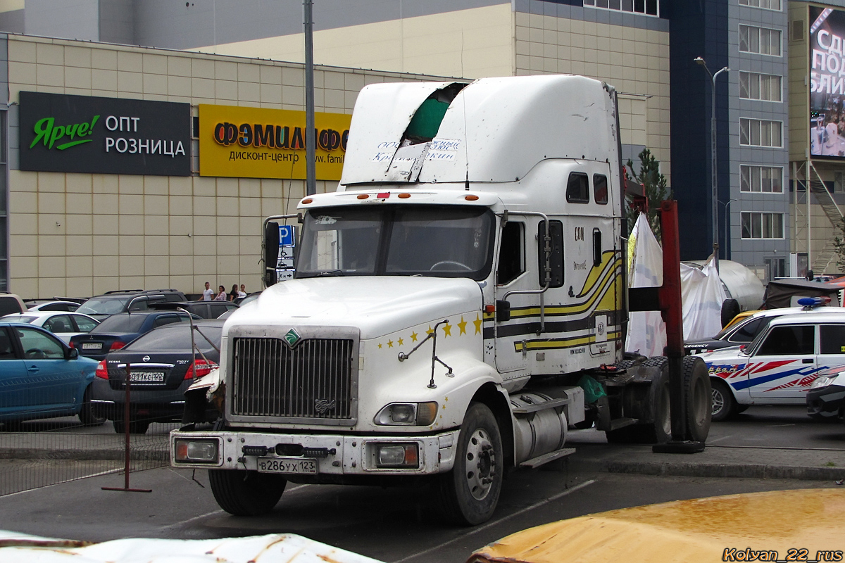 Краснодарский край, № В 286 УХ 123 — International 9400