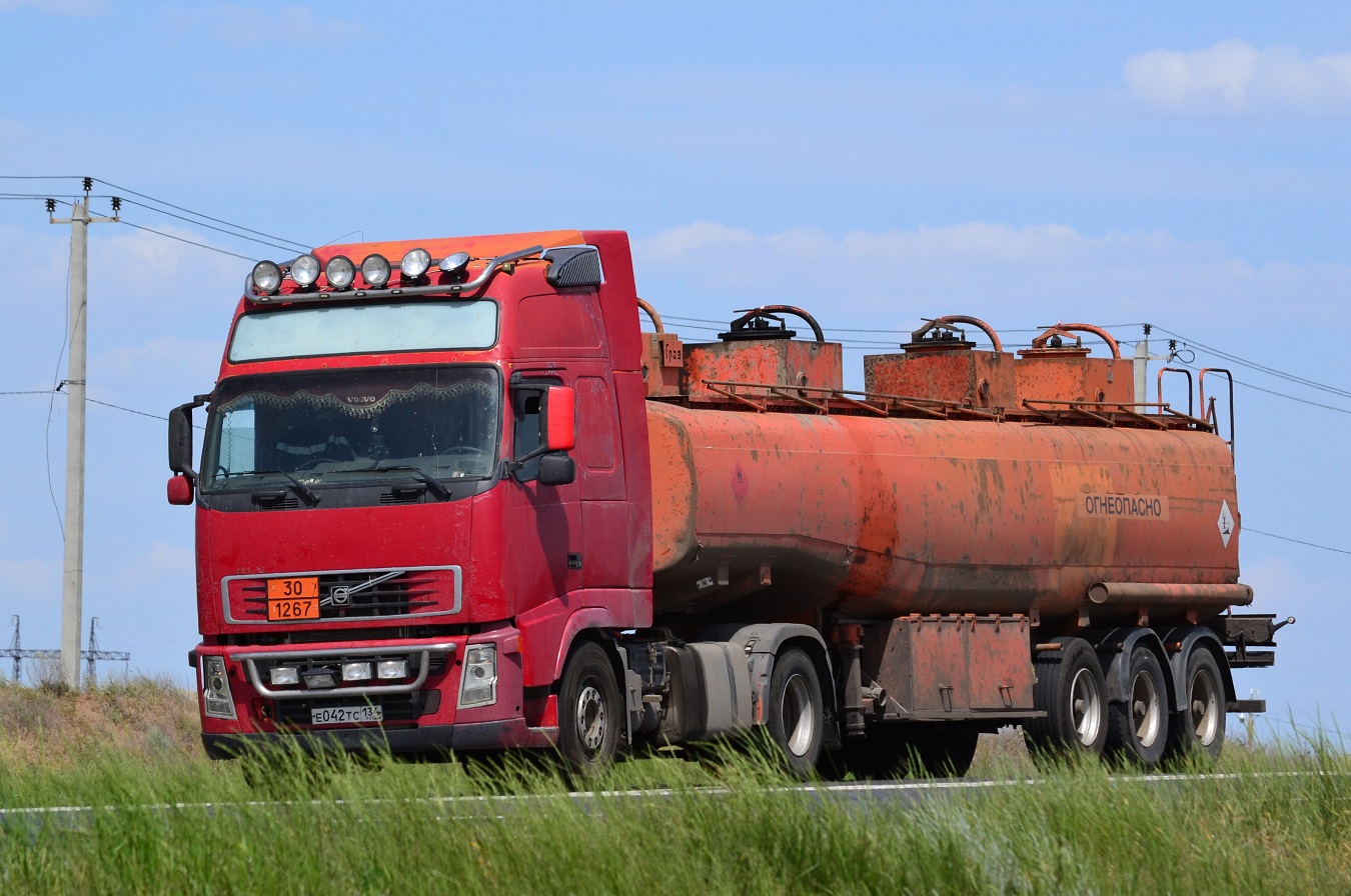Волгоградская область, № Е 042 ТС 134 — Volvo ('2002) FH12.460