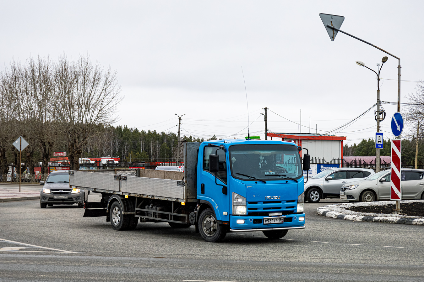Свердловская область, № Р 931 ТР 196 — Isuzu NPR75 [Z7X]