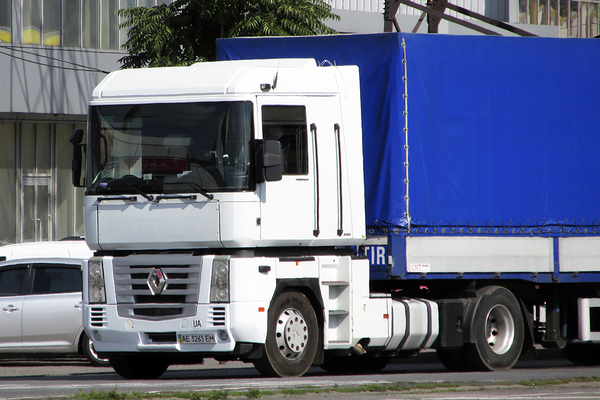 Днепропетровская область, № АЕ 3265 ЕМ — Renault Magnum E-Tech ('2001)