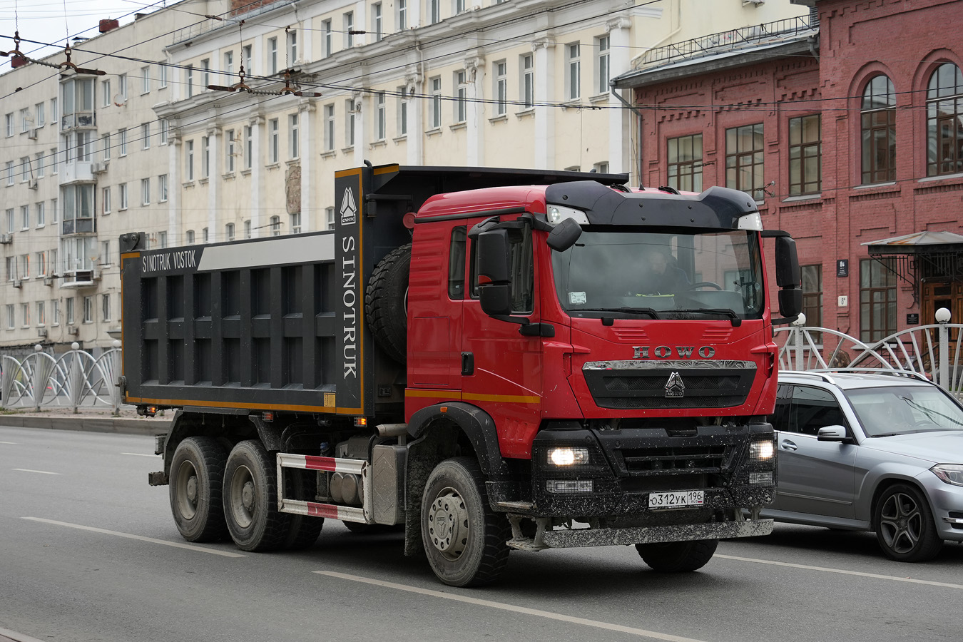 Свердловская область, № О 312 УК 196 — Howo T5G ZZ3257