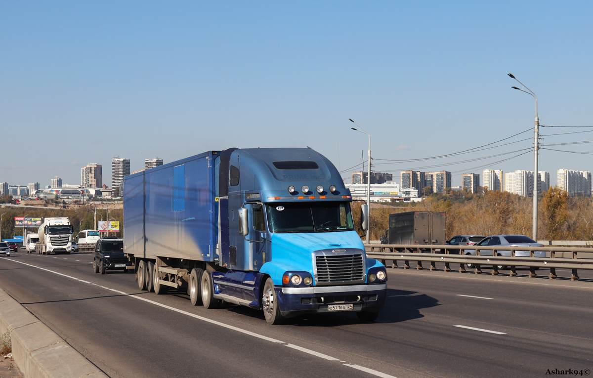 Красноярский край, № О 571 ВХ 124 — Freightliner Century Class