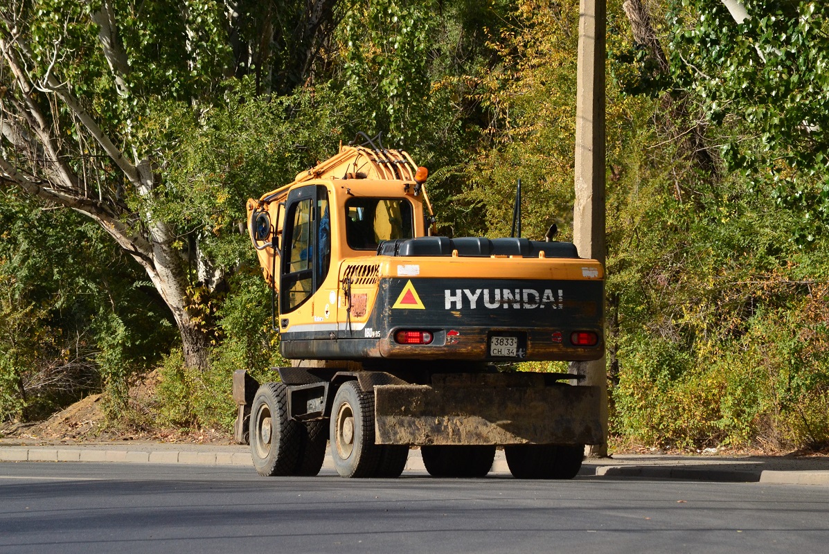 Волгоградская область, № 3833 СН 34 — Hyundai R180W