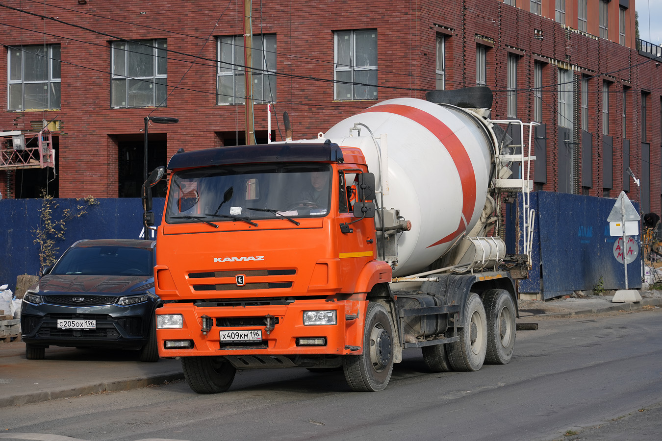 Свердловская область, № Х 409 КМ 196 — КамАЗ-6520 [652000]