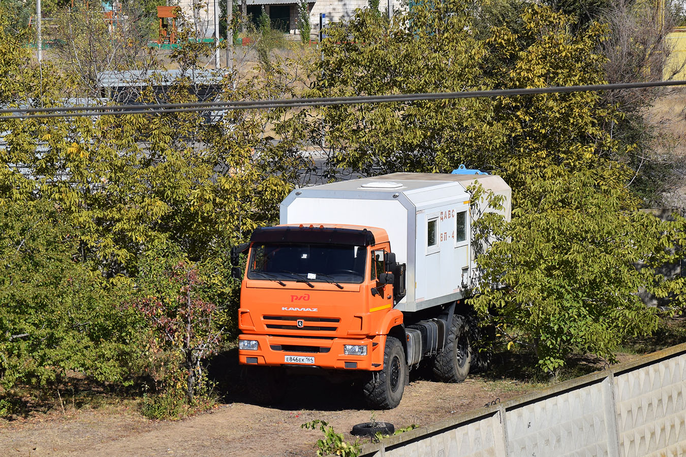 Волгоградская область, № Е 846 ЕК 164 — КамАЗ-43118 (общая модель)