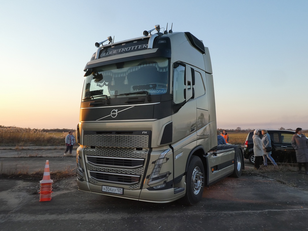 Приморский край, № Н 304 ХУ 125 — Volvo ('2020) FH.500