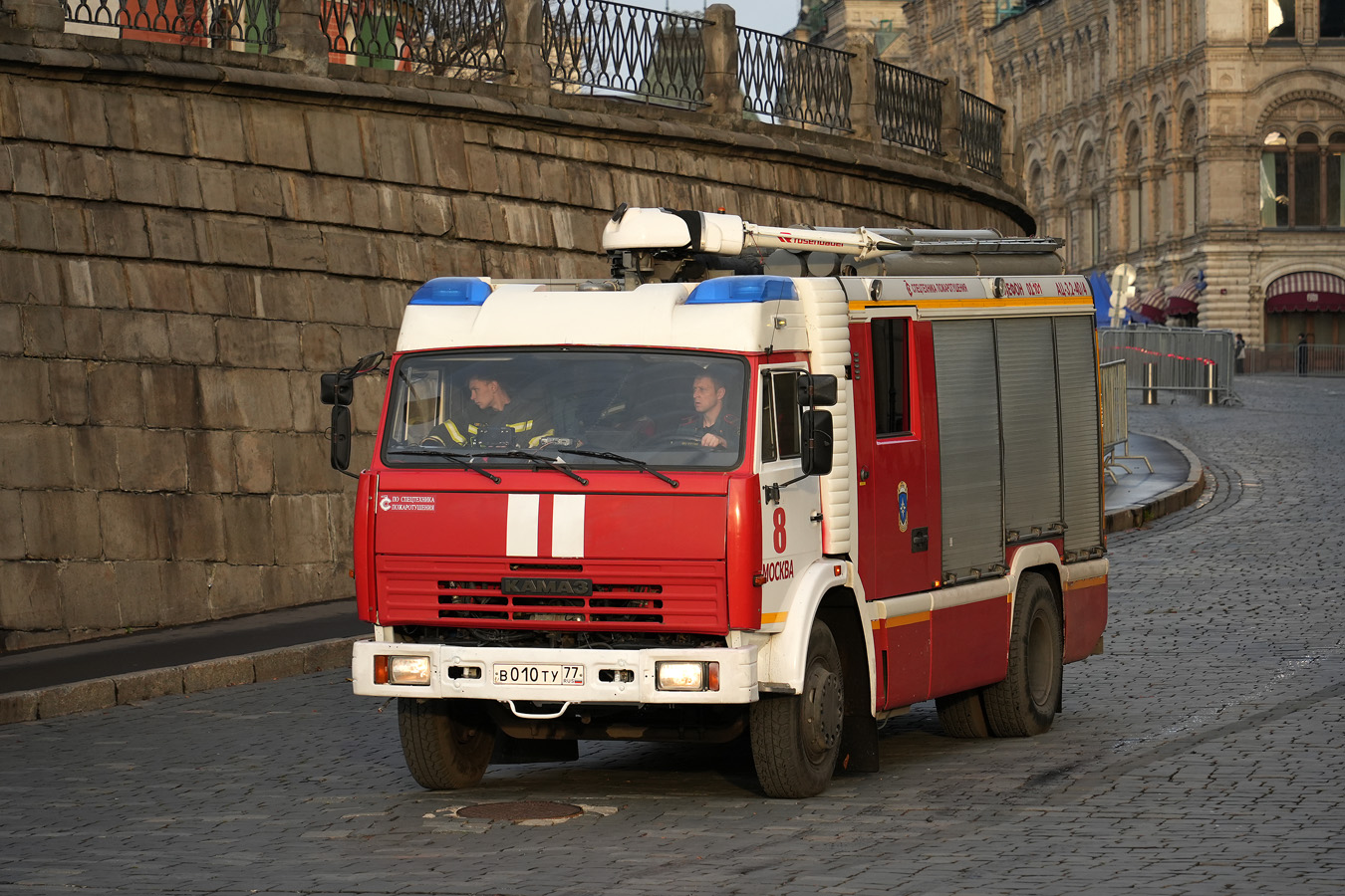 Москва, № В 010 ТУ 77 — КамАЗ-43253-A3(96)
