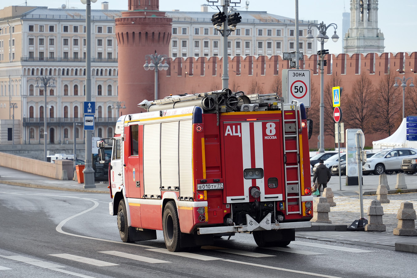 Москва, № В 010 ТУ 77 — КамАЗ-43253-A3(96)