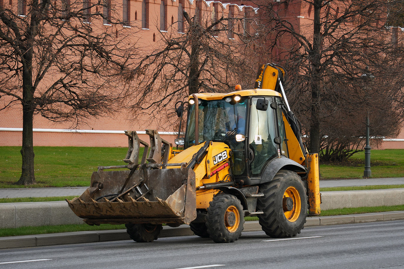 Москва, № 8353 ВТ 77 — JCB 3CX