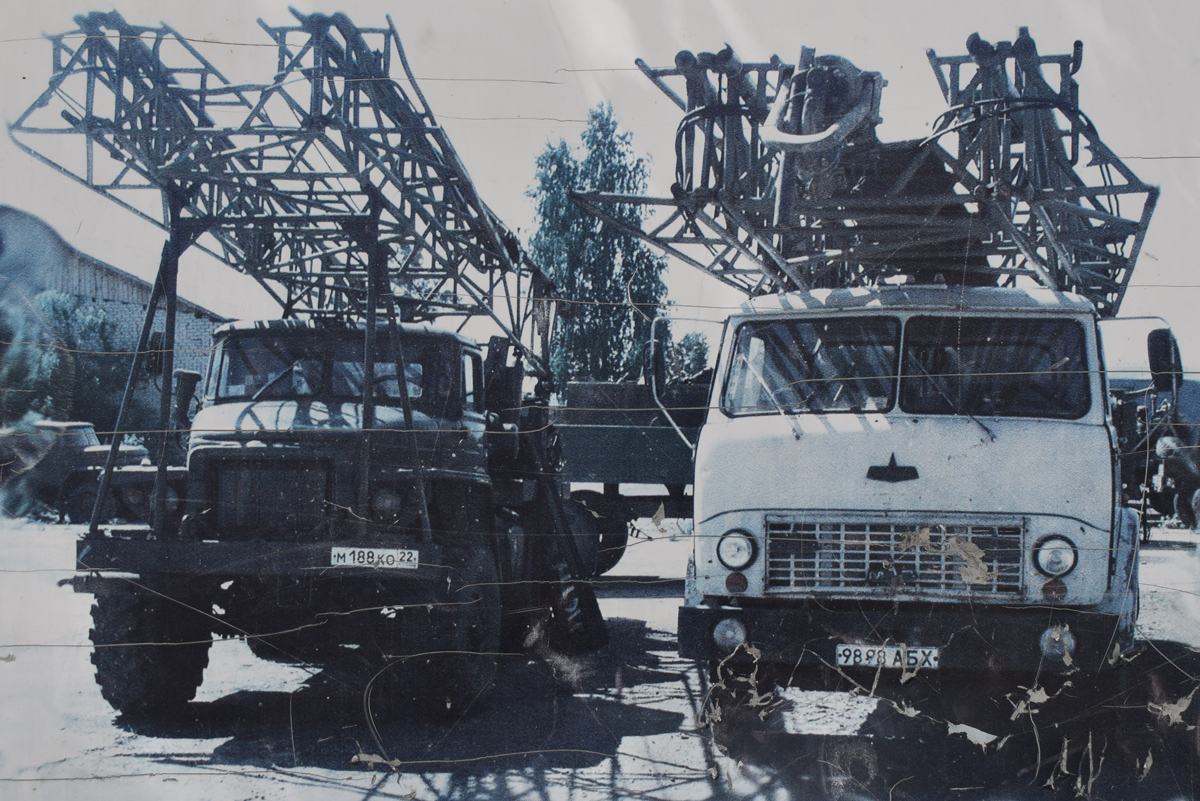 Алтайский край, № М 188 КО 22 — Урал-375Д; Алтайский край, № 9898 АБХ — МАЗ-5334