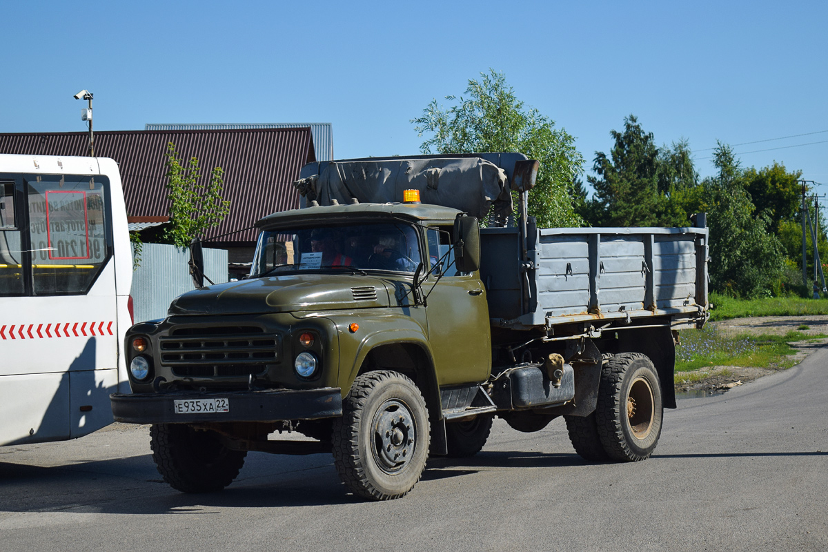Алтайский край, № Е 935 ХА 22 — ЗИЛ-431410 (УАМЗ)