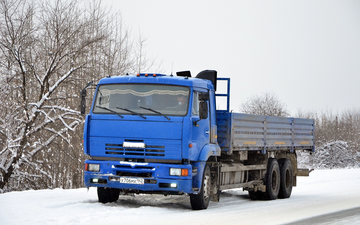 Кемеровская область, № Х 706 МХ 142 — КамАЗ-65117-62