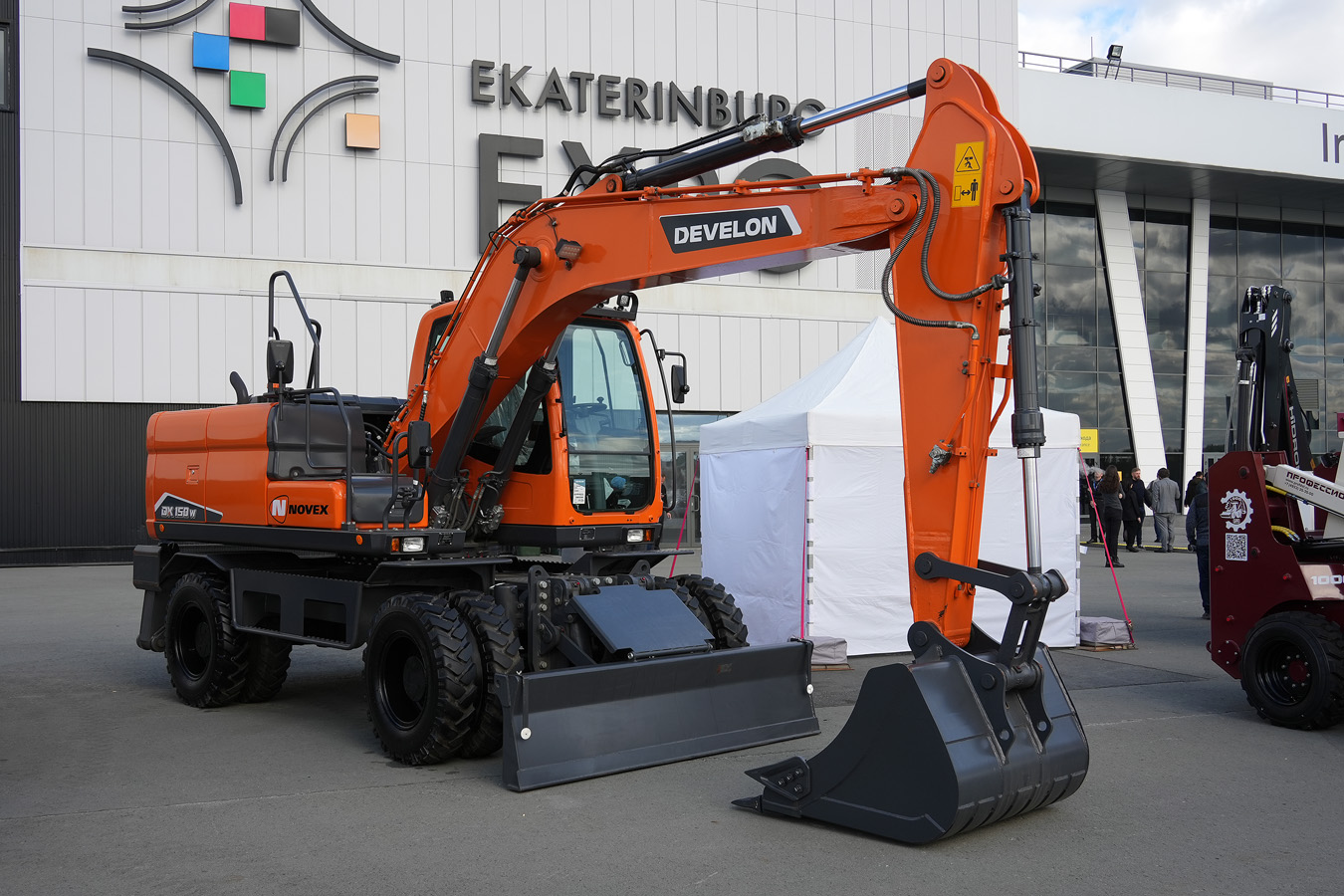Свердловская область, № (66) Б/Н СТ 0191 — Develon (Doosan) (общая модель); Свердловская область — Новая спецтехника; Свердловская область — Спецтехника без номеров; Свердловская область — Выставка "100+ Technobuild" 2025