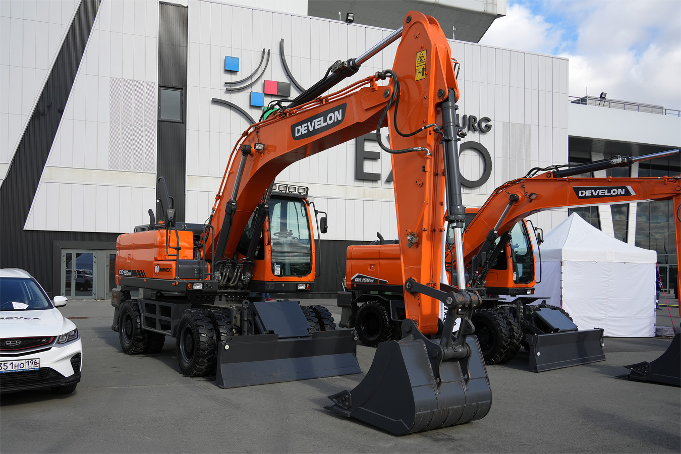 Свердловская область, № (66) Б/Н СТ 0192 — Doosan DX190W; Свердловская область — Новая спецтехника; Свердловская область — Спецтехника без номеров; Свердловская область — Выставка "100+ Technobuild" 2025