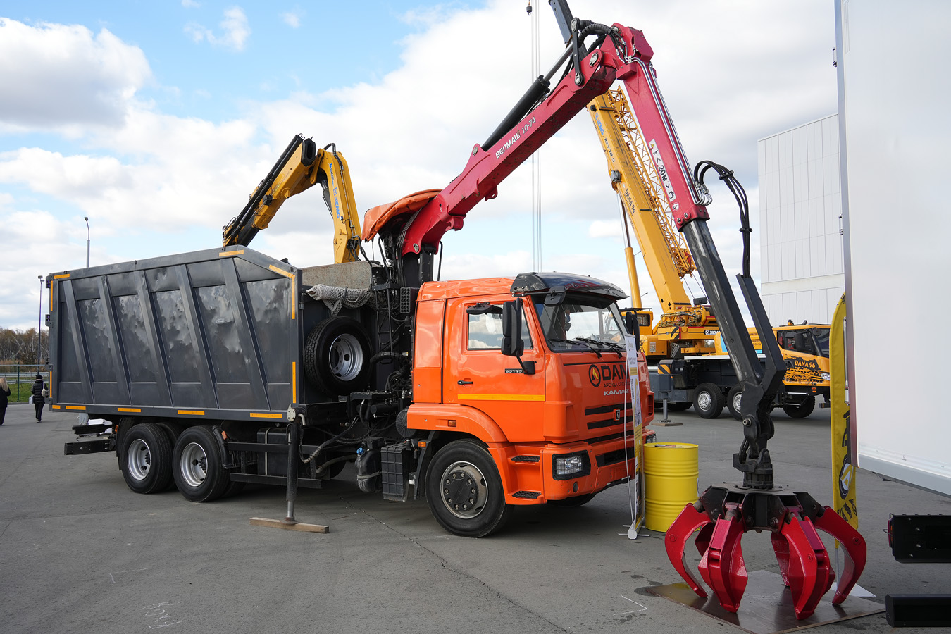 Свердловская область, № Т 803 ХС 196 — КамАЗ-65115-5H(56); Свердловская область — Выставка "100+ Technobuild" 2025