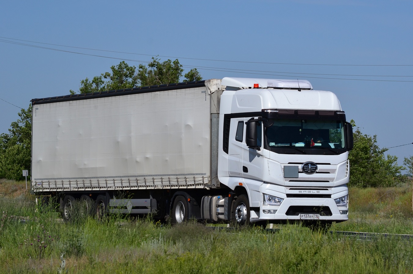 Татарстан, № Р 137 АУ 716 — FAW J7 Eagle CA4180
