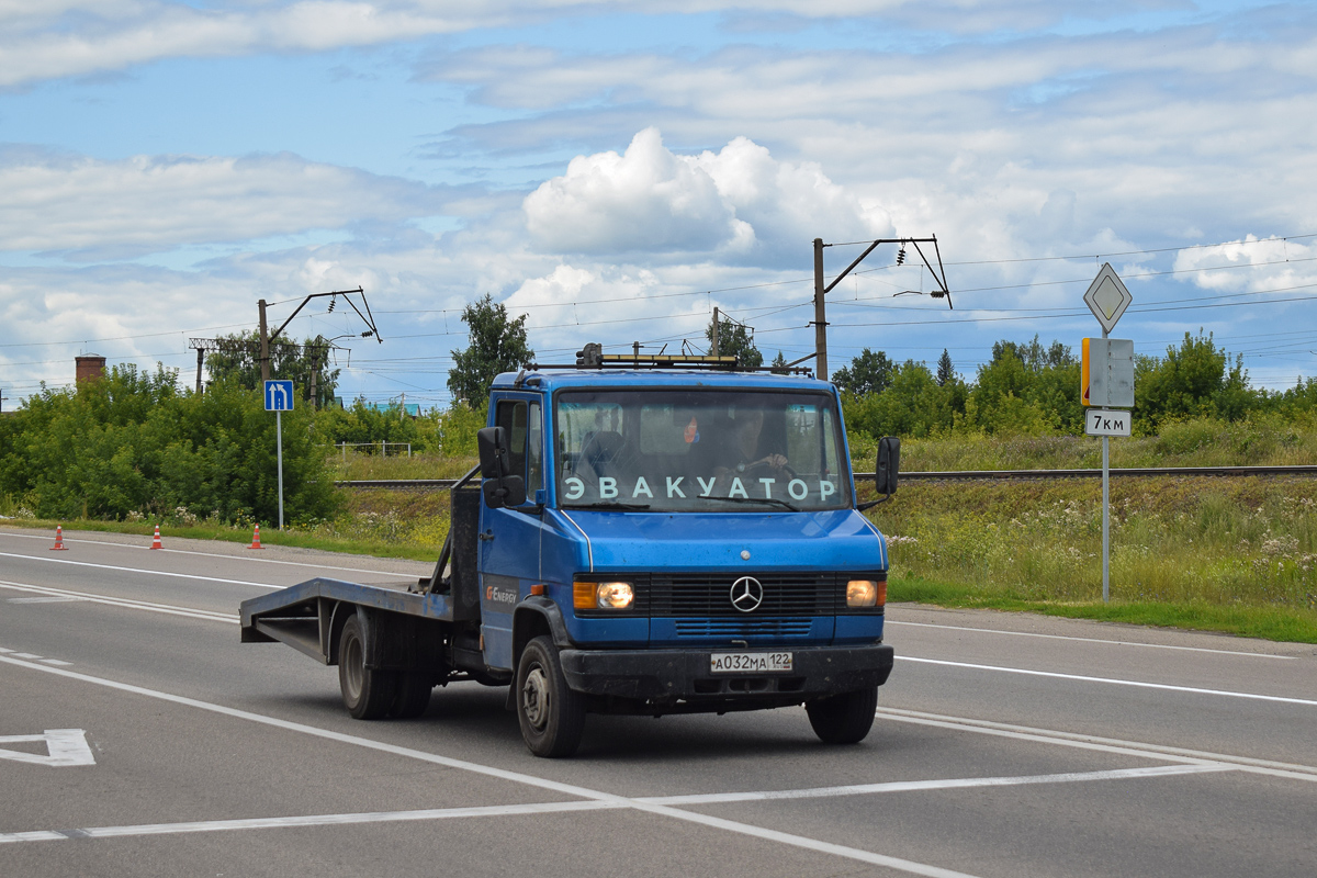 Алтайский край, № А 032 МА 122 — Mercedes-Benz T2 ('1986) 711